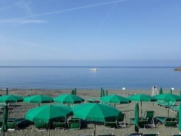 Let’s go to the beach in Bonassola!